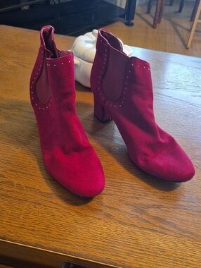 Jacqueline Smith Women's Red Suede Ankle Boots with Stud Detailing Size 8.5